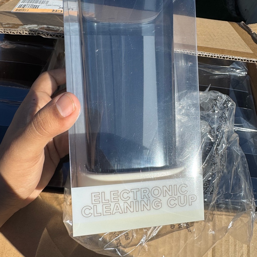 Electronic Cleaning Cup for Makeup Brushes